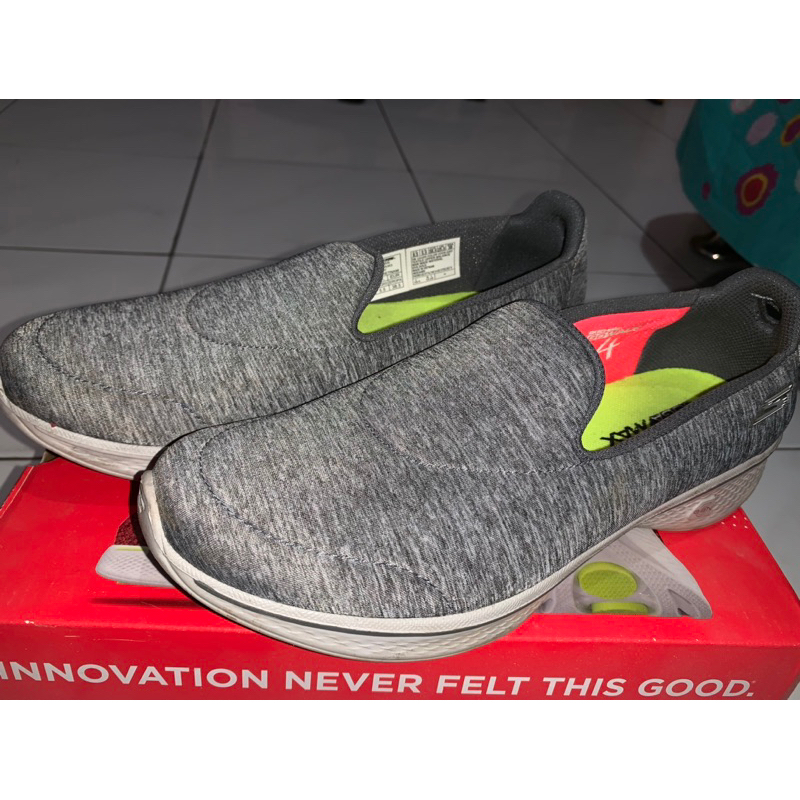 Skechers Go walk 4