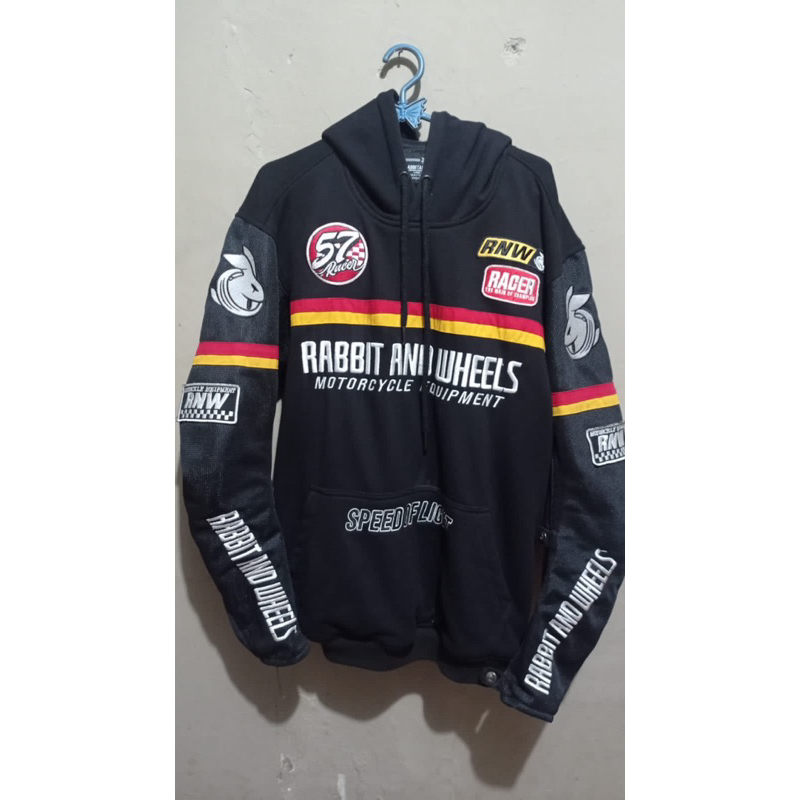 Hoodie Rabbit and wheels strike