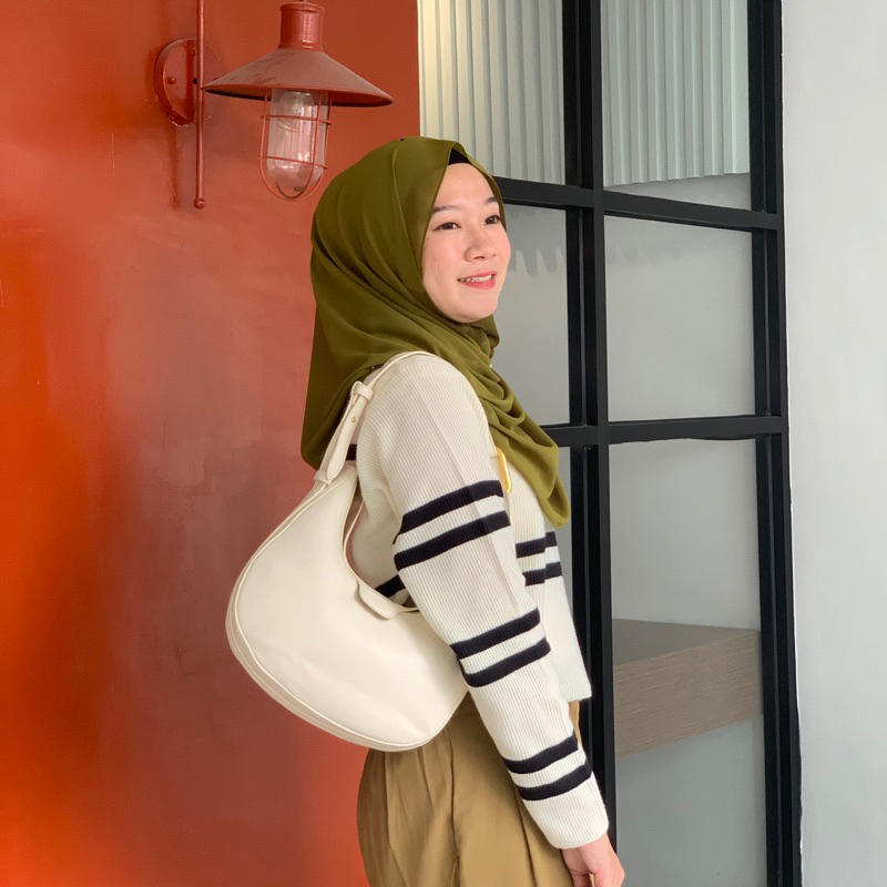 CK BIG CHAIN SHOULDERBAG