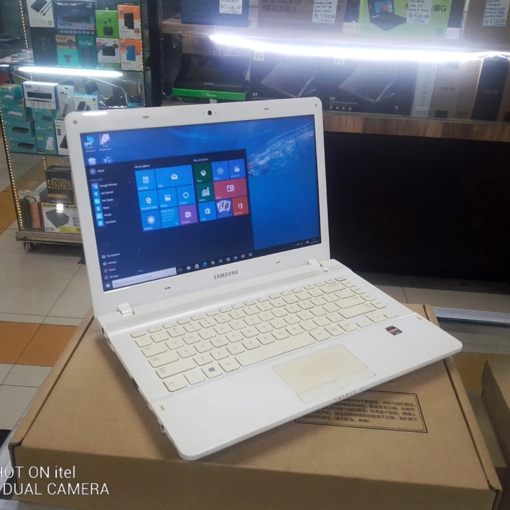 LAPTOP LEPTOP SECOND BEKAS SAMSUNG RAM 4GB 14 INCH MULUS SANGAT DVD ZOOM SIAP FREE TAS DAN MOUS 2 JUTAAN