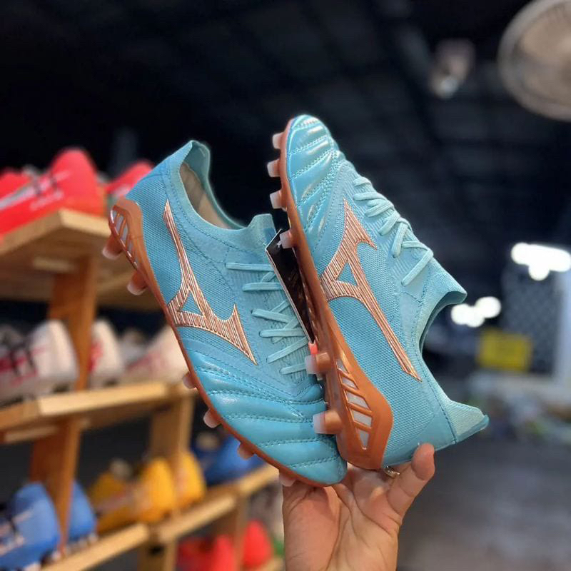 Sepatu Bola Mizuno Beta 3 White Gold