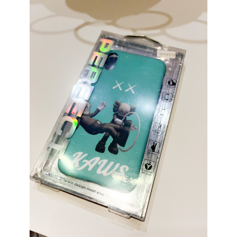 (NEW) KAWS IPHONE X CASE