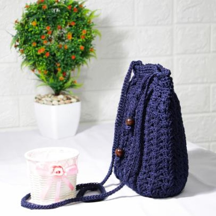 TAS SELEMPANG RAJUT. TAS RAJUT SERUT NILON WARNA NAVY ATAU BIRU DONGKER. Riens Collections