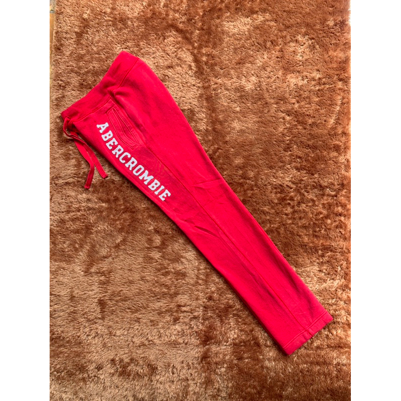 CELANA TRAINING ABERCROMBIE SECOND THRIFT