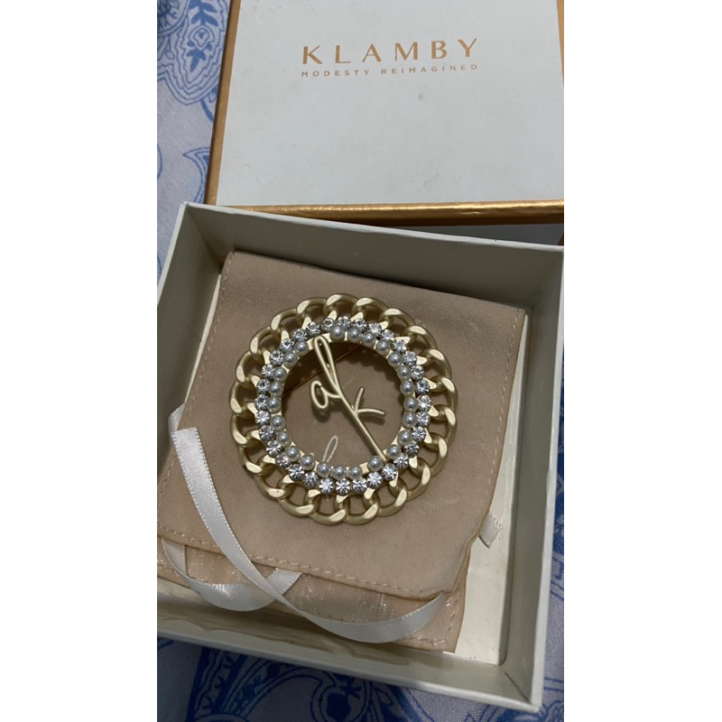 wearing klamby brooch bros preloved
