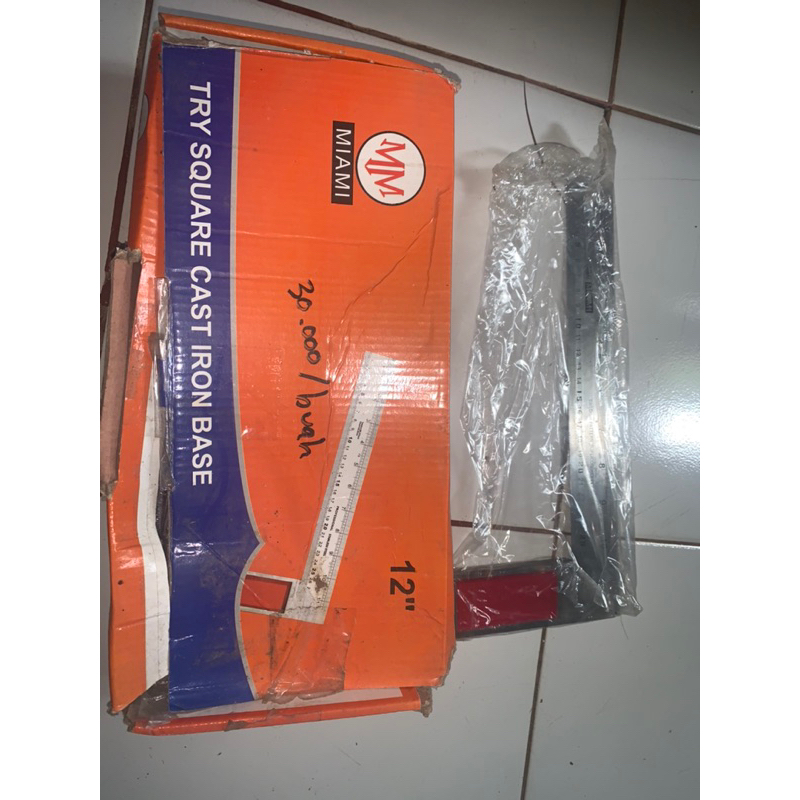 

Penggaris tukang L 12 inch merk Miami