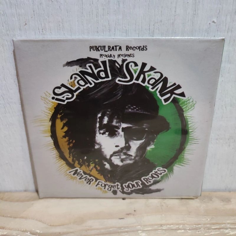 CD Kompilasi SKA Reggae ISLAND SKANK - Never Forget Your Roots (THE CROTO CHIP, ROOTS RADICALS, Etc.