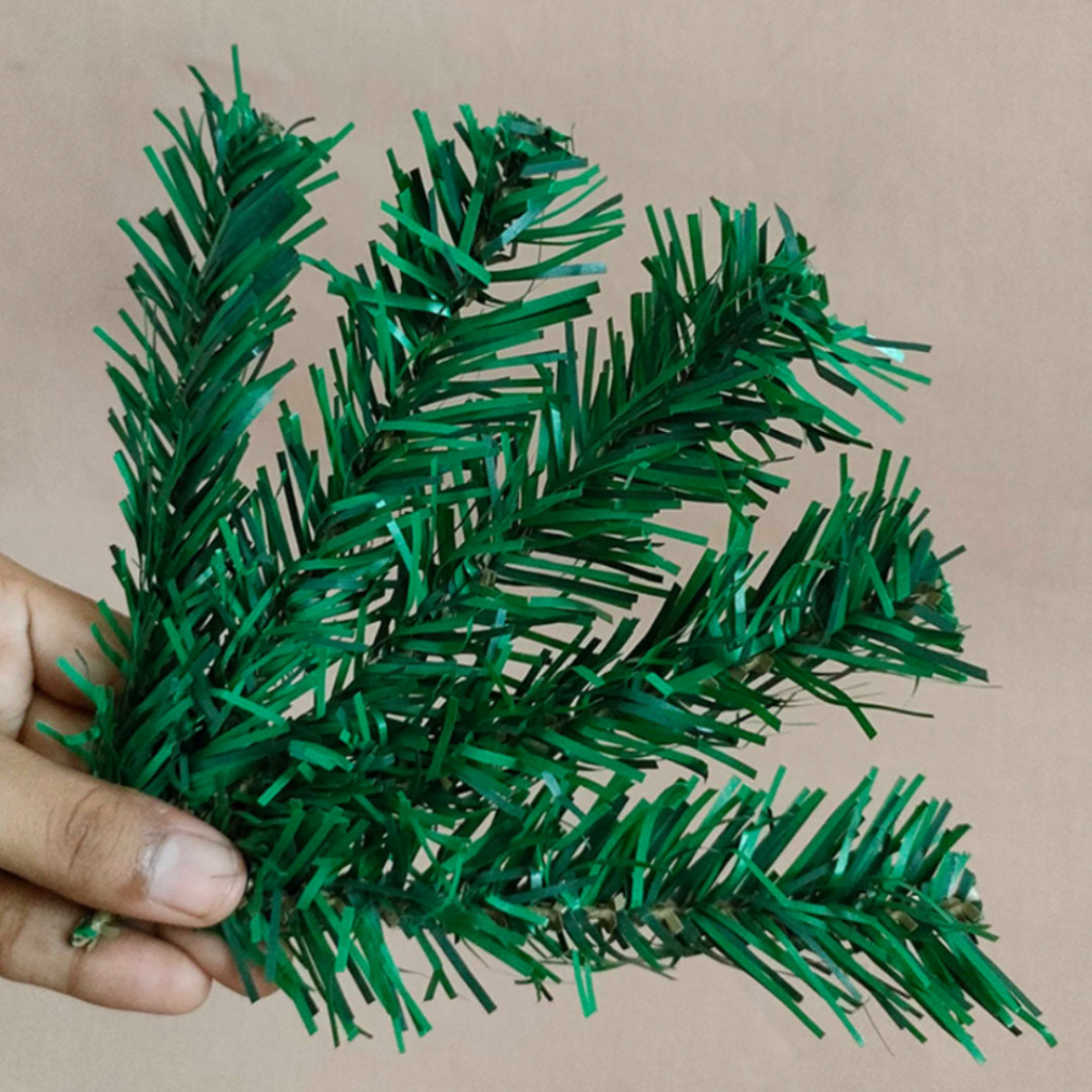 Mini Pine Daun Buatan Plastik Pajangan Meja Dekorasi Hias Pohon Pesta