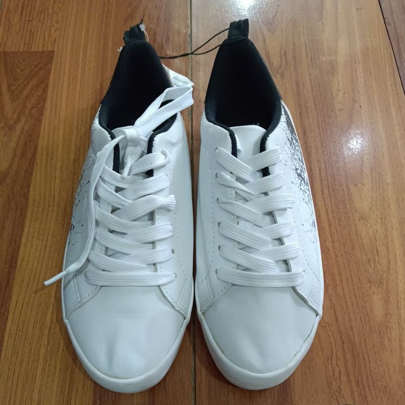 Sepatu H&amp;M white/black