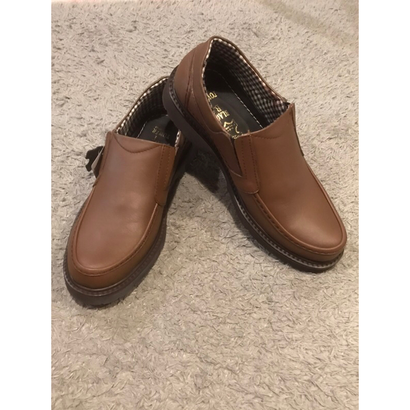 Sepatu Casual Kulit (232)