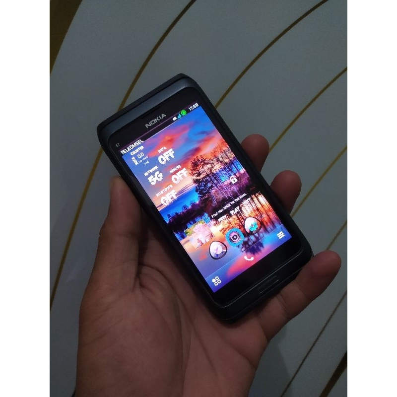 Nokia E7 Communicator