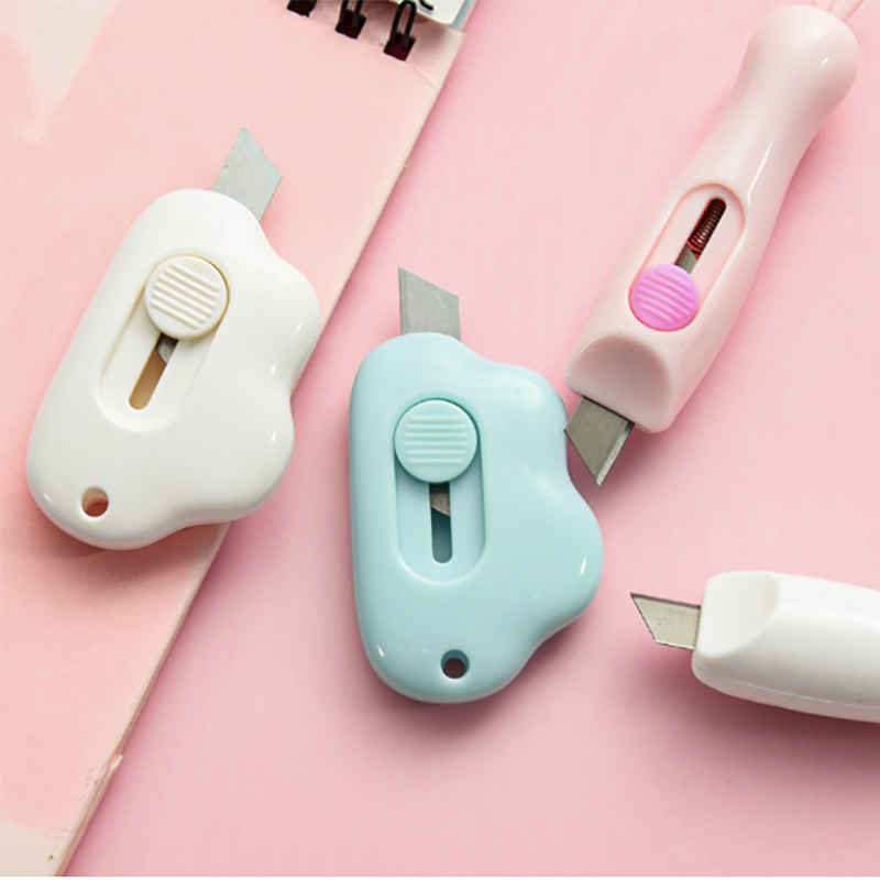 

ID Pisau Pemotong Kertas Mini Portable Awan Kelinci Paw