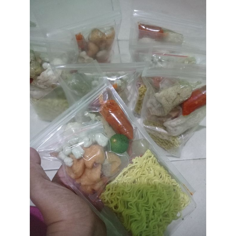 

seblak instan komplit kerongkongan