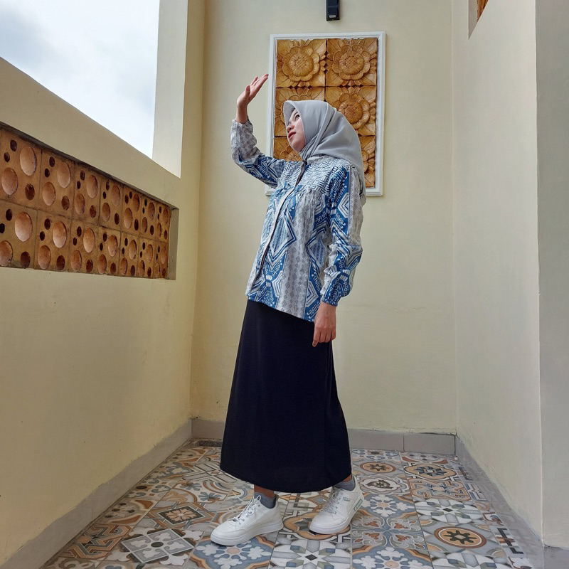 BATIK ATASAN WANITA KERJA KANTOR LENGAN BALON MOTIF TORAJA BIRU