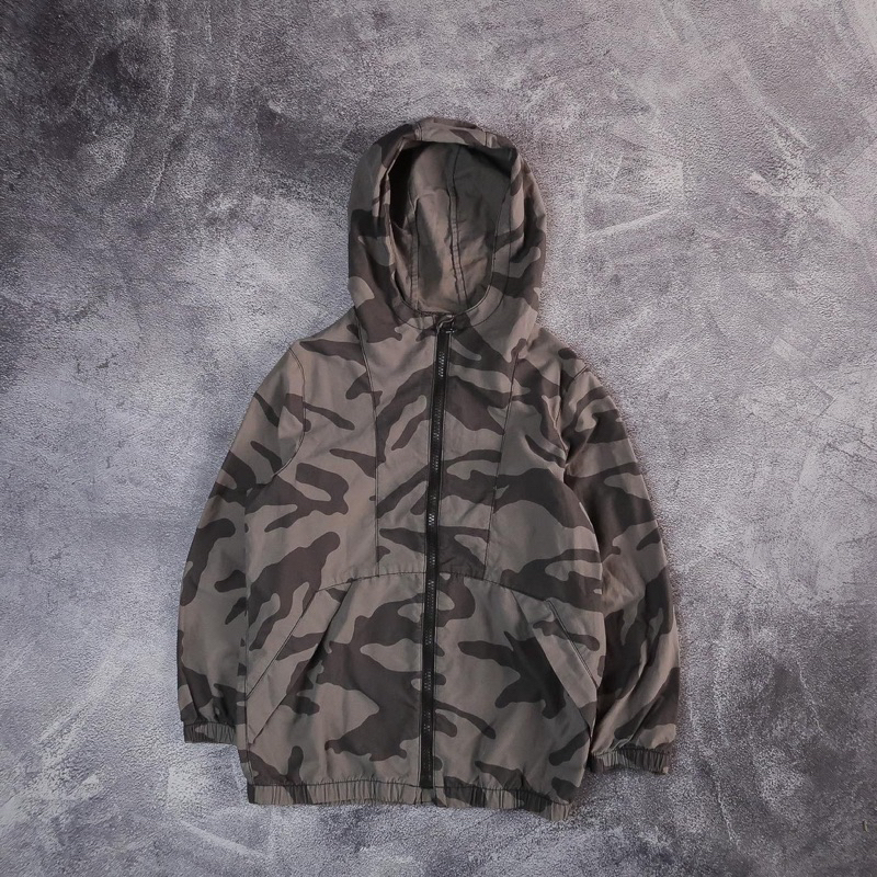 JAKET PARKA  GAP KIDS CAMO