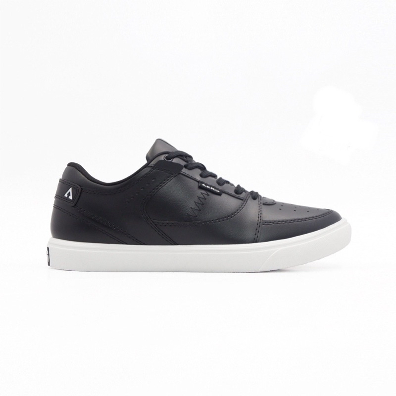 Sepatu Aerostreet Hoops Low Black white