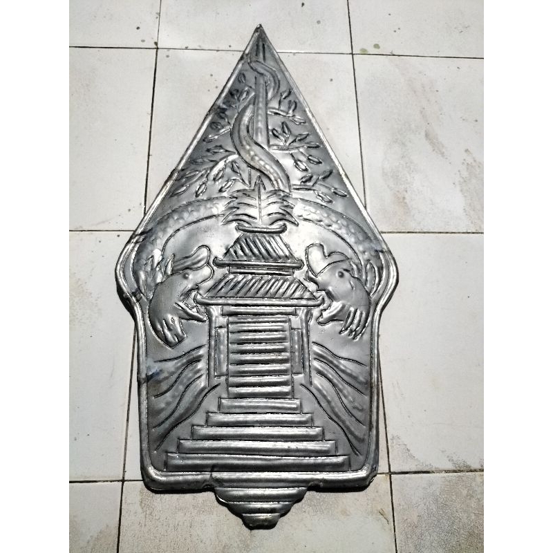 Ornamen pagar besi gunungan wayang aksesoris tempa klasik dua sisi muka 50x65cm