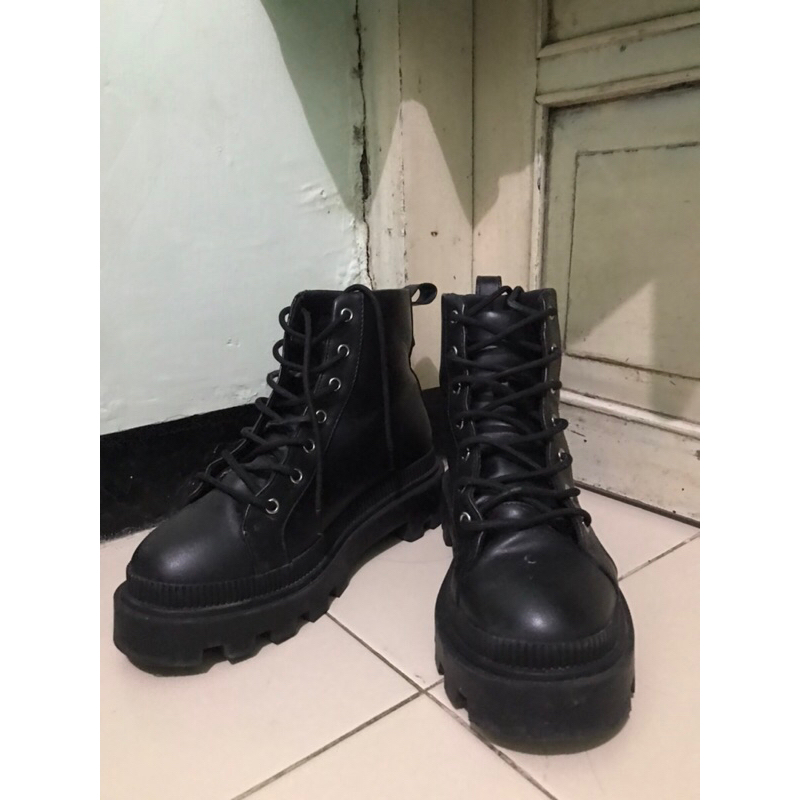 BOOTS HNM PRELOVED