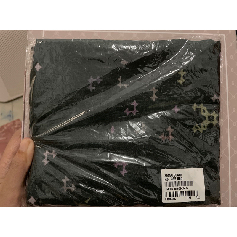 new semai scarf emerald ria miranda