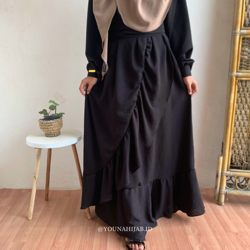 SAFIRA DRESS BY YOUNAHIJAB