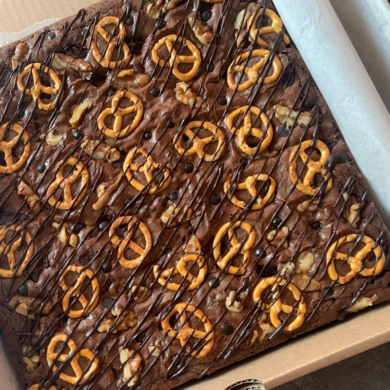 

Pretzel Brownies Daun Pandan Bakery