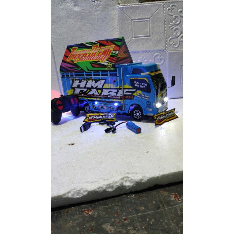 mainan remote control miniatur truk oleng telolet basuri