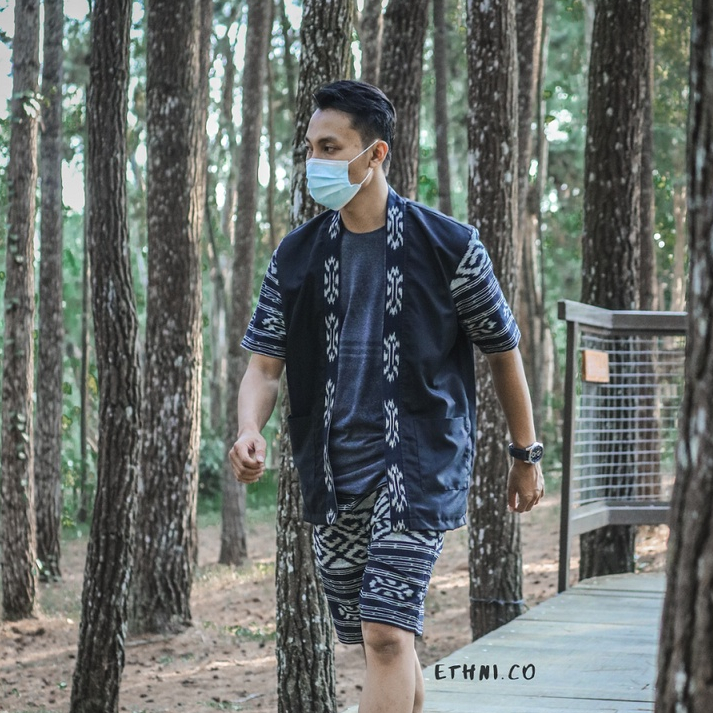 Outer Tenun Etnik Cardigan Pria Kasual