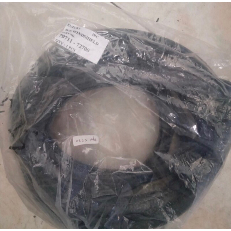 Karet Kaca Depan Suzuki ST 20 Truntung Merk IRC