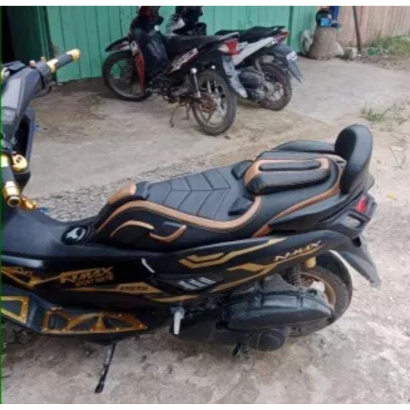 Kulit Jok Retro Predator Nmax Hitam Gold