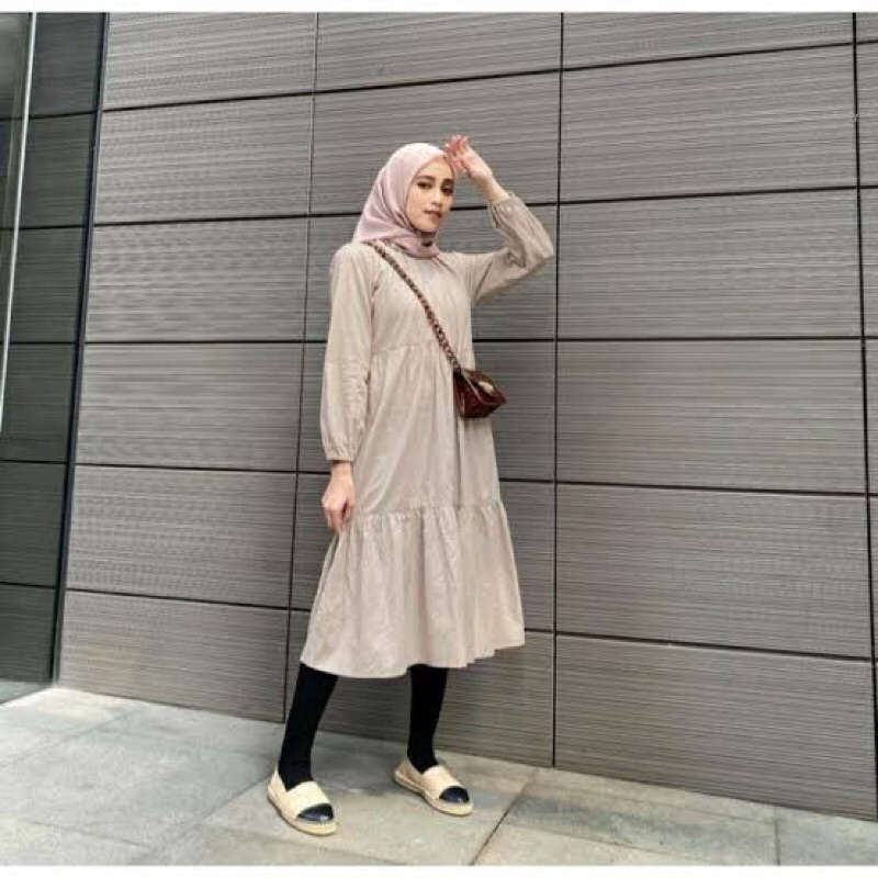 PRELOVED MIDI TUNIK VANILLA HIJAB