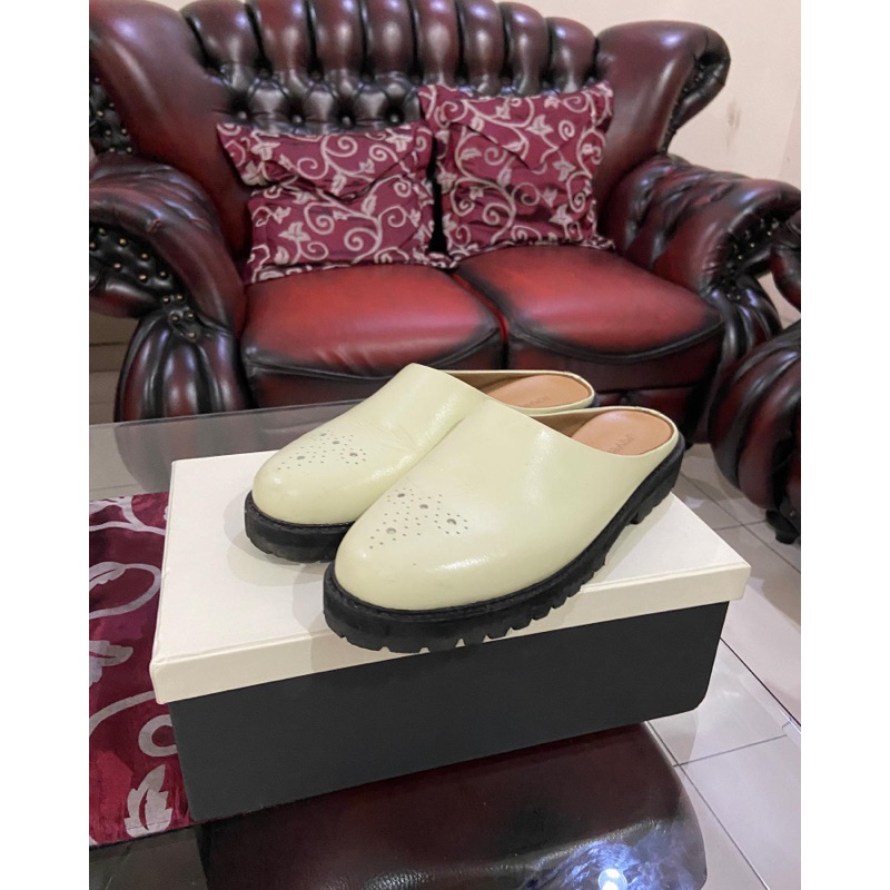 sepatu / sandal slop jovem mule white size 42