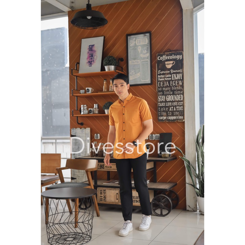 Kemeja Pria Cowok Polos Tangan Lengan Pendek Slimfit Casual Kantoran Murah Sale Premium Mustard