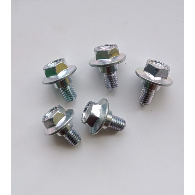 Baut spakbor M6x15 universal