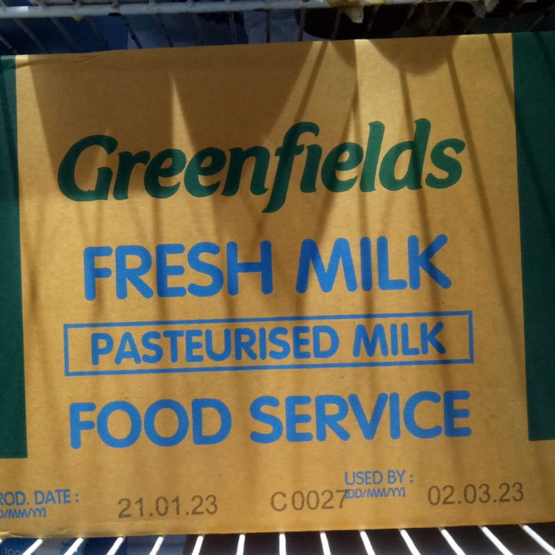 

[READY STOCK] GREENFIELDS FRESH MILK 1000 ML 1 Liter ISI 12PC 1 CARTON