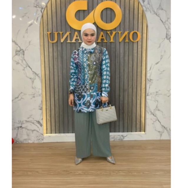 B1246 // B2062 Tunik Motif Santorini