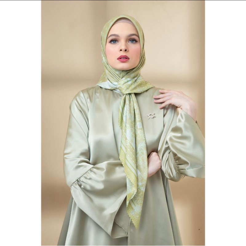Dharmawangsa Scarf Wearingklamby