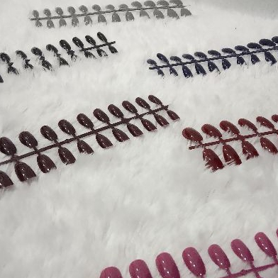 Kuku Palsu Warna Lengkap Berkilap 24Pcs Murah Terbaru