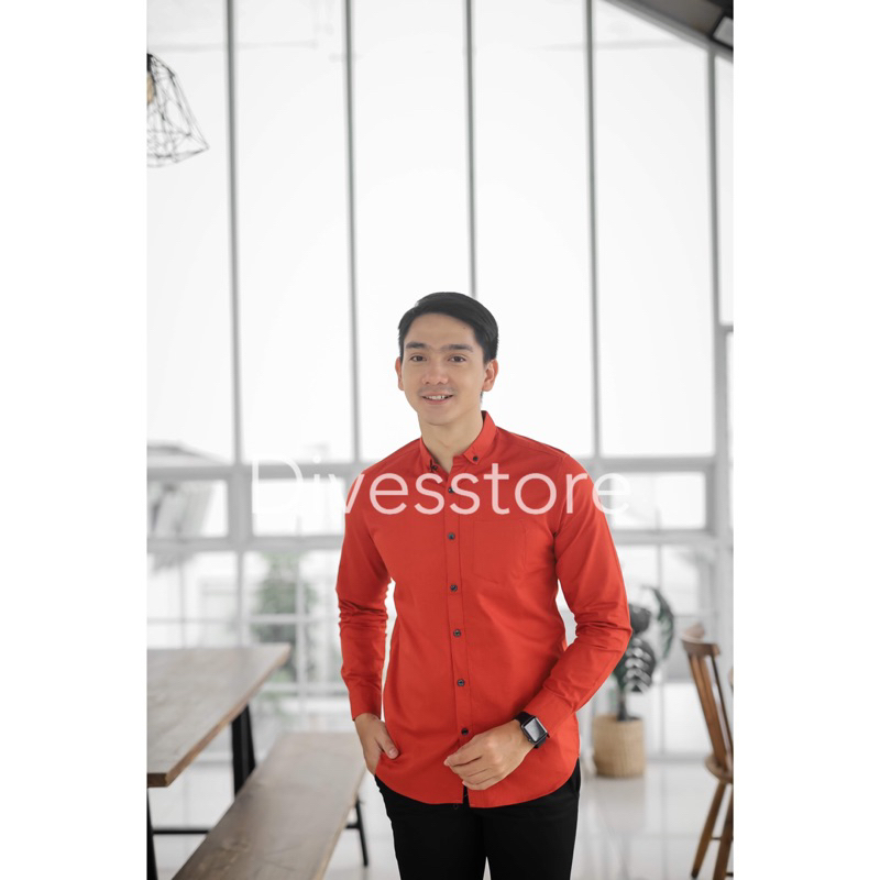 Kemeja pria cowok polos slimfit kasual basic HeM lengan panjang merah bata