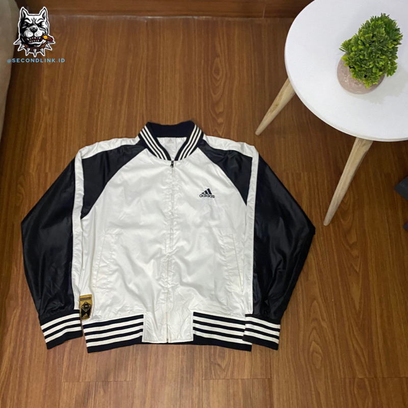 Varsity Adidas