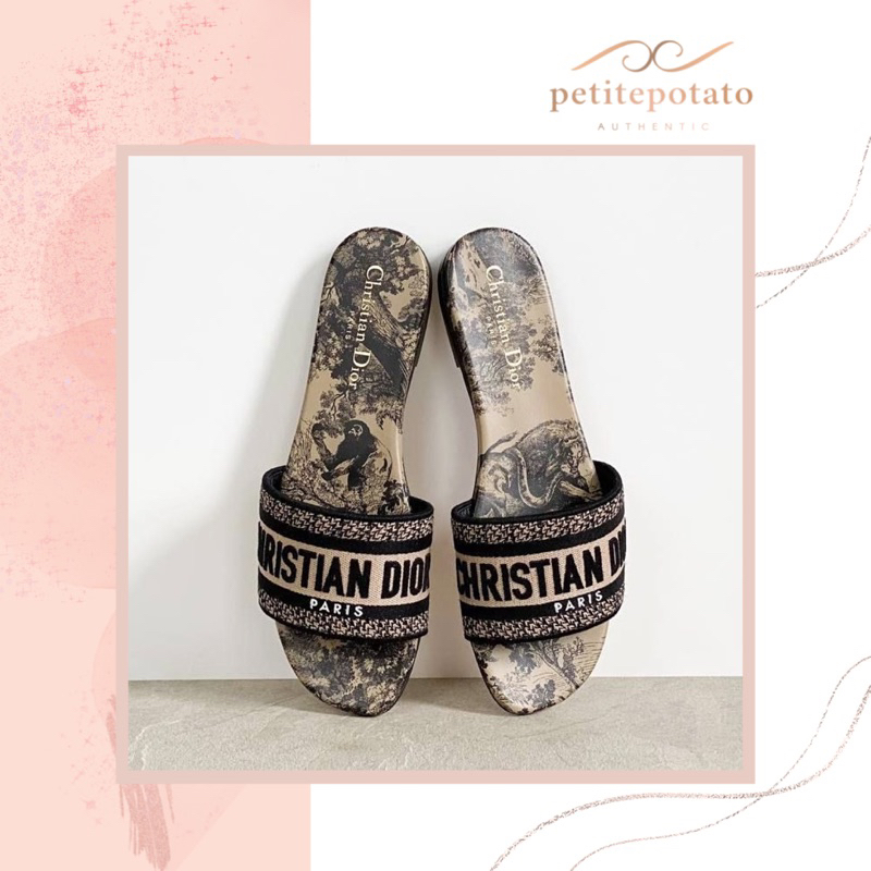 SEPATU SANDAL BRANDED WANITA CHRISTIAN DIOR DWAY EMBROIDERED MULES