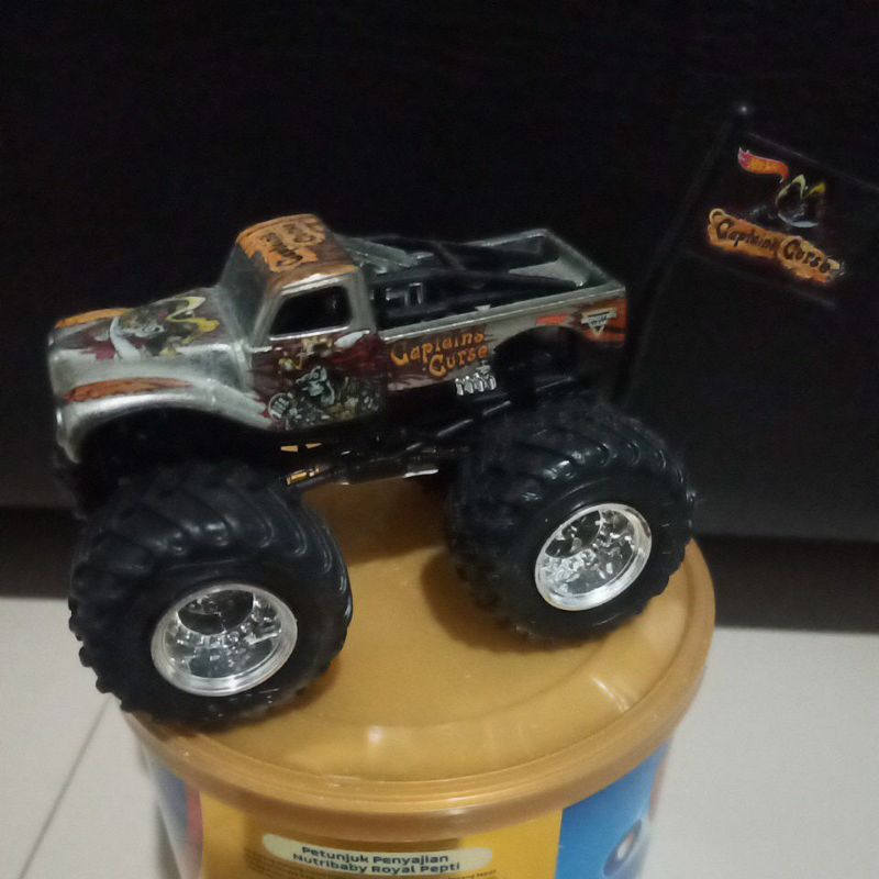 captains curse monster jam hotwheels loose