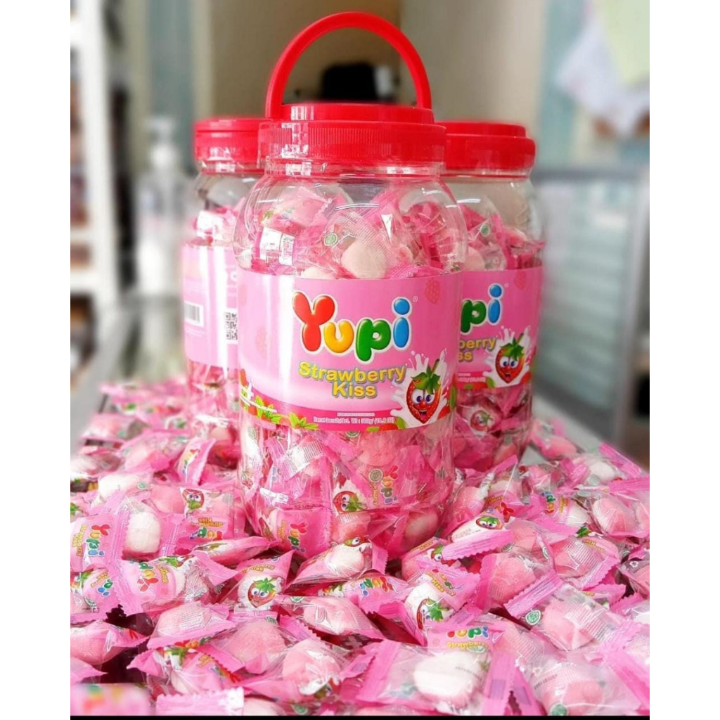 

YUPI KISS STRAWBERRY JAR (TOPLES) 300 gram