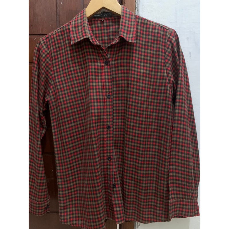 Preloved Kemeja by Giyomi S