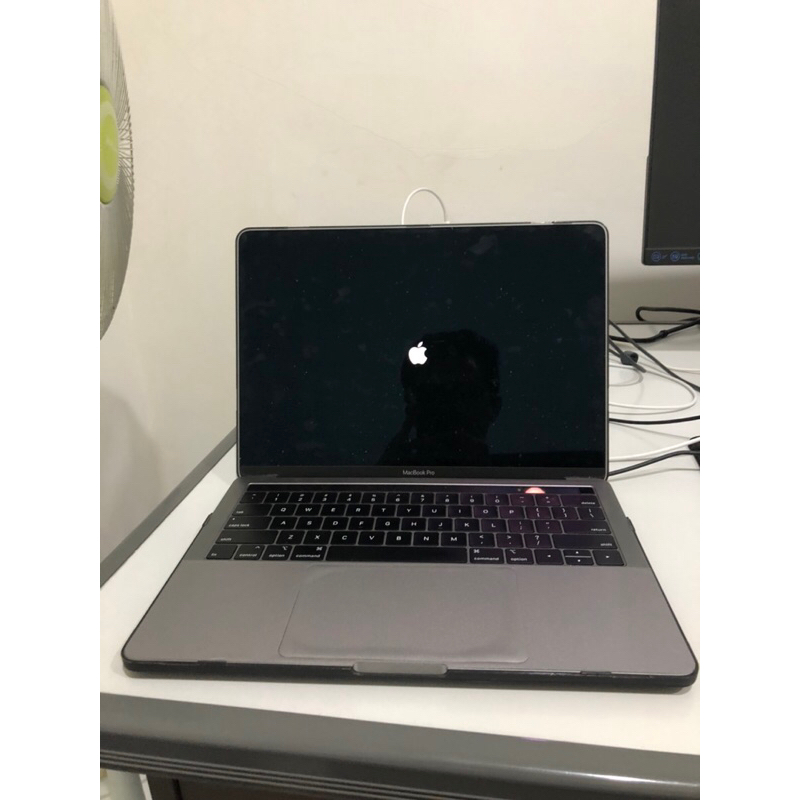 Macbook Pro 13 inch 2019 second