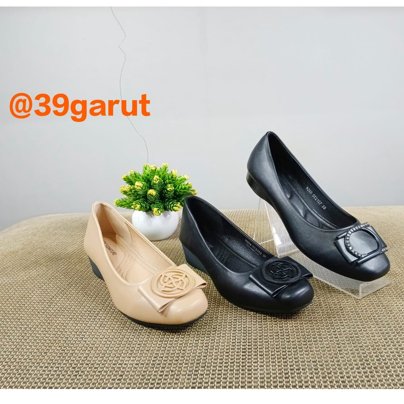 Sepatu Wedges Inside K205-CC2127