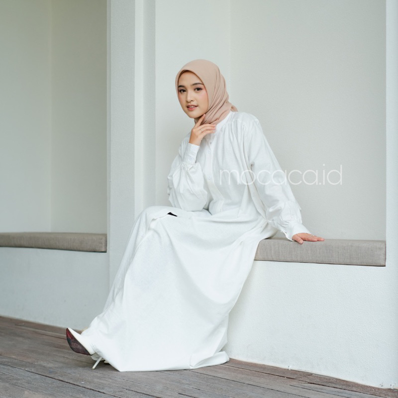 Dress Putih Tulang Broken White Elegan Ootd Hijabers bahan katun linen rami lengan kancing casual klasik dovey