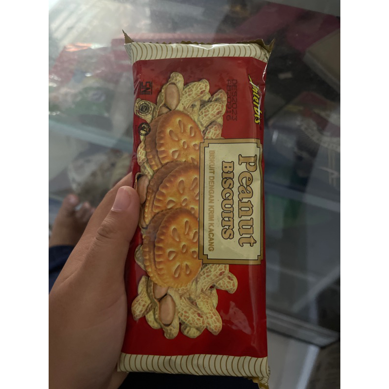 

interbis peanut biscuits dengan krim kacang 160 g + buble warp