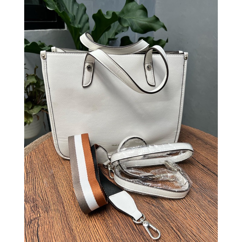 Preloved Tas Branded Hush Puppies Putih