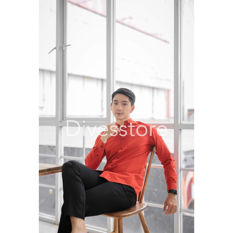 Kemeja pria cowok polos slimfit kasual basic HeM lengan panjang merah bata