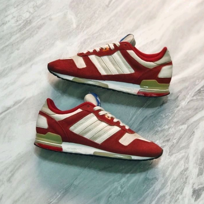 ADIDAS ZX700